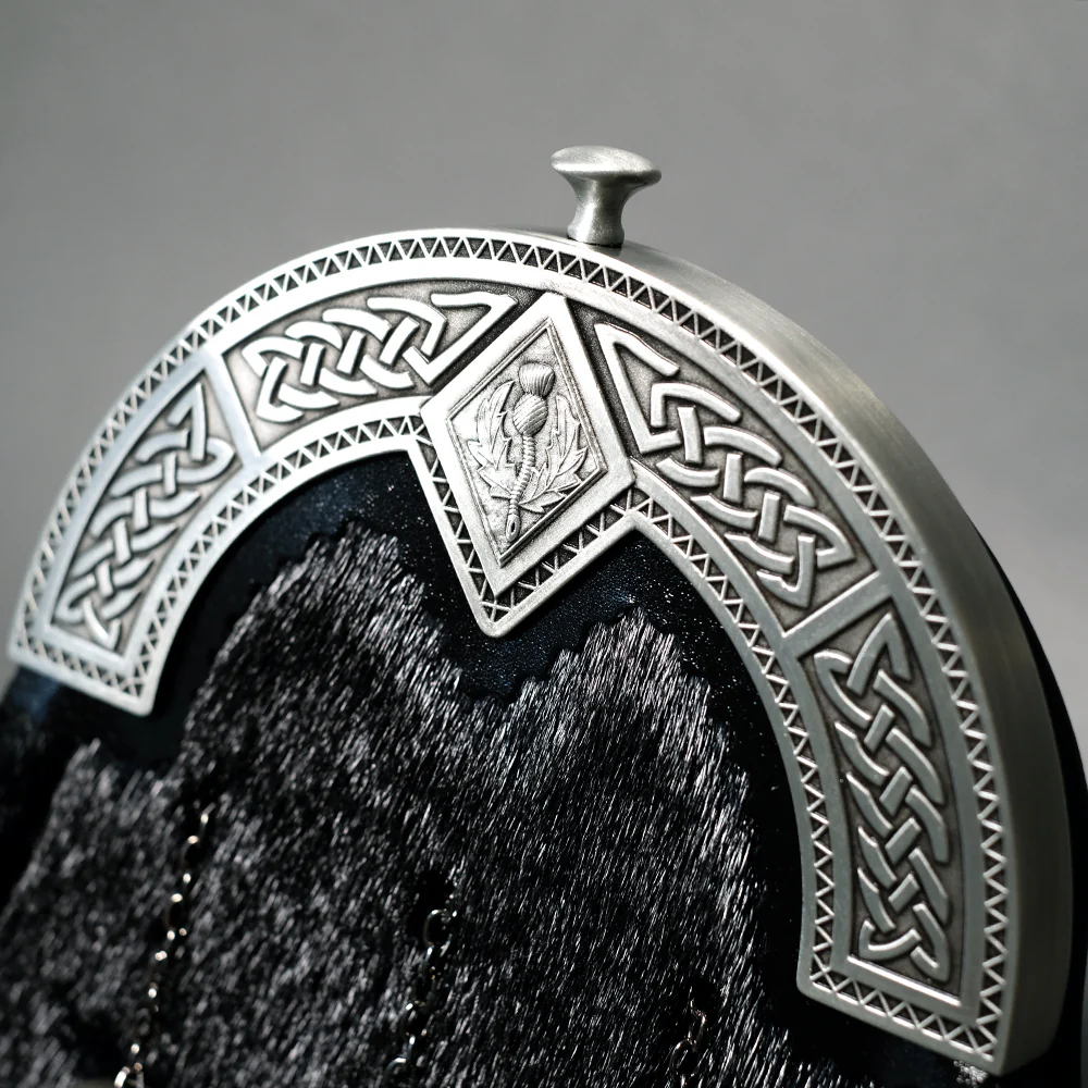 Black Seal Dress Sporran with Antique Diamond Thistle Cantle - Image 3