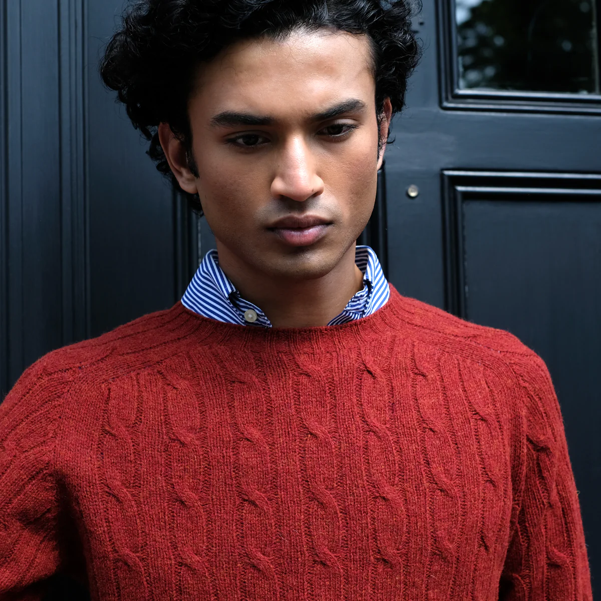Cable-knit sweater in rusty red - Image 4