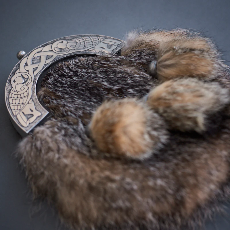 Grey Fox Fur Dress Sporran with Antique Celtic Cantle - Image 3