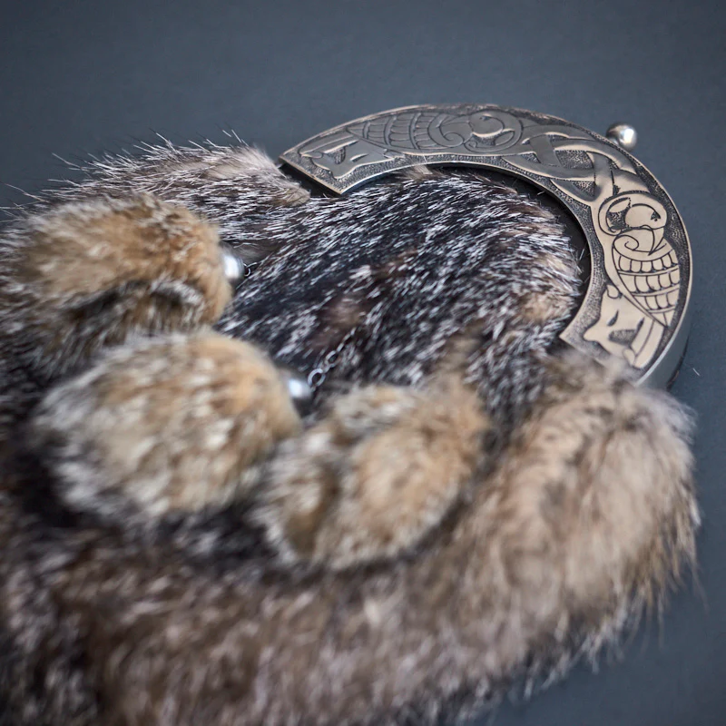 Grey Fox Fur Dress Sporran with Antique Celtic Cantle - Image 4