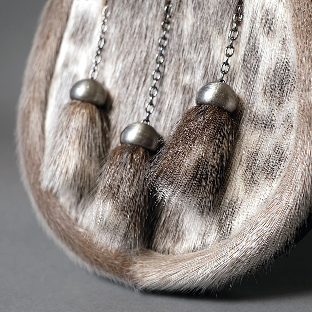 Grey Seal Dress Sporran With Pewter Cantle and Hound Motif - Image 3
