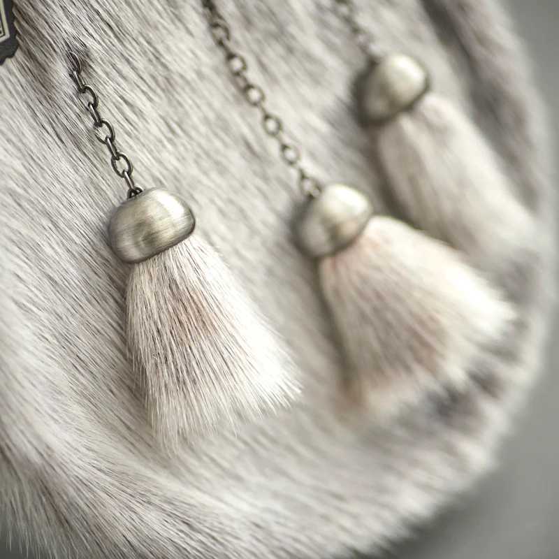 Grey Seal Fur Dress Sporran with Antique Celtic Cantle - Image 5