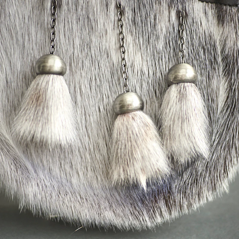 Grey Seal Fur Dress Sporran with Antique Celtic Cantle - Image 7