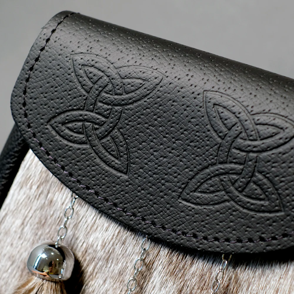 Grey Seal Semi-Dress Sporran with Celtic Embossing - Image 3