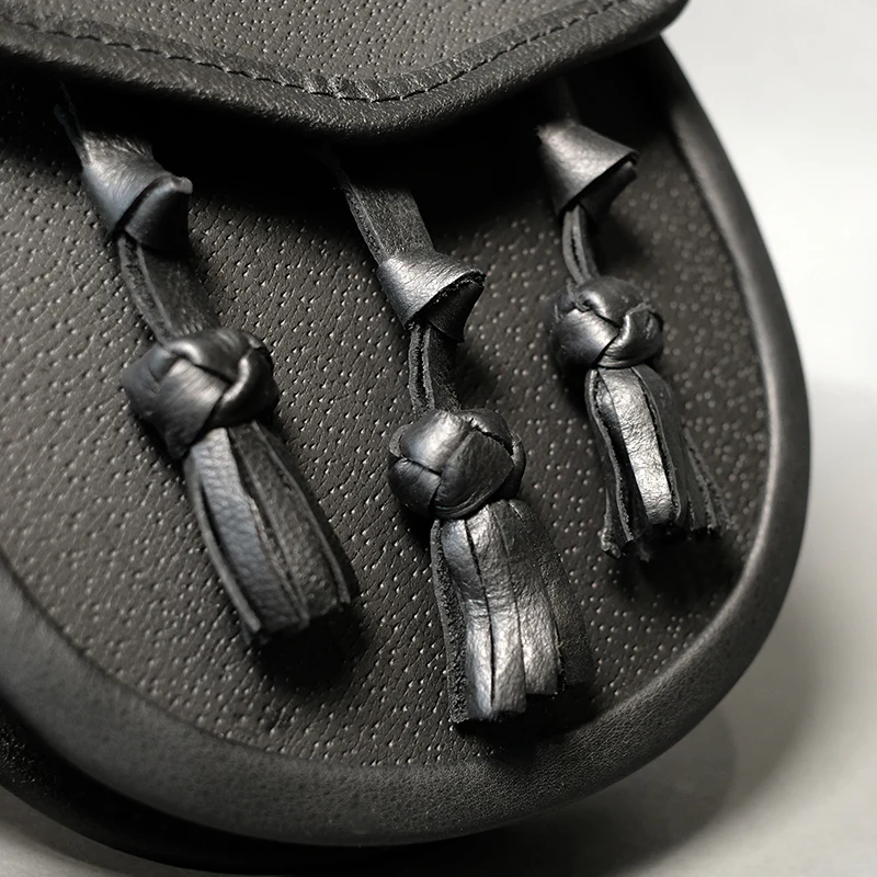 Plain Black Leather Day Sporran with Knotted Tassels - Image 4