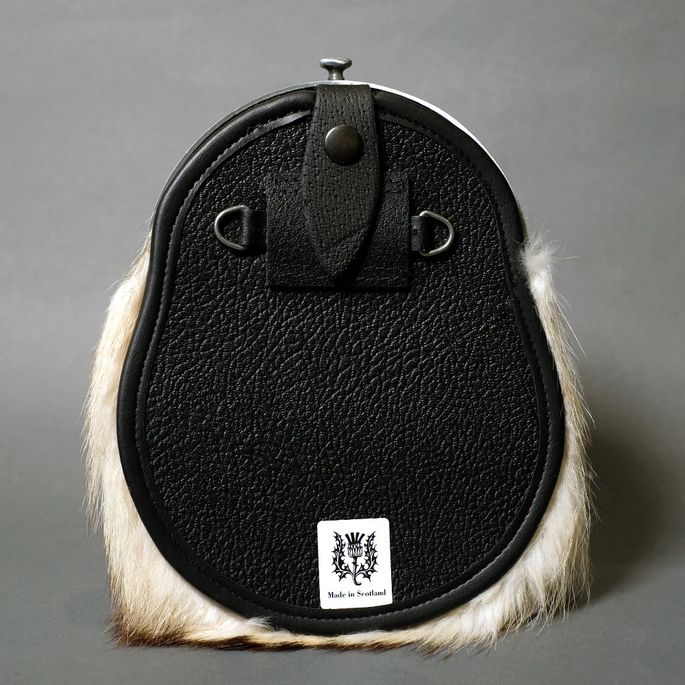 Racoon Fur Dress Sporran with Antique Cut-Out Celtic Cantle - Image 4