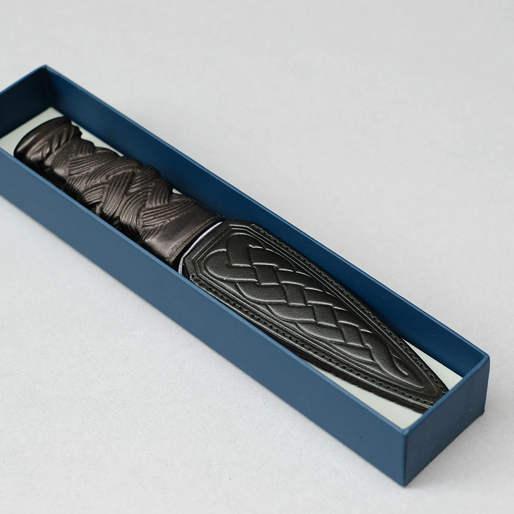 Sgian Dubh with Black Resin Knotted Handle - Image 5