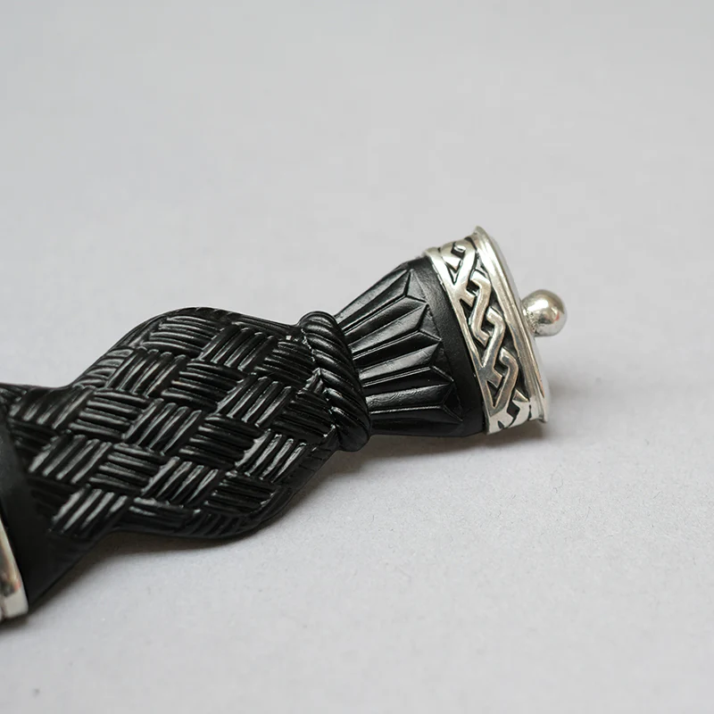 Sgian Dubh with Pewter Celtic Detail - Image 3