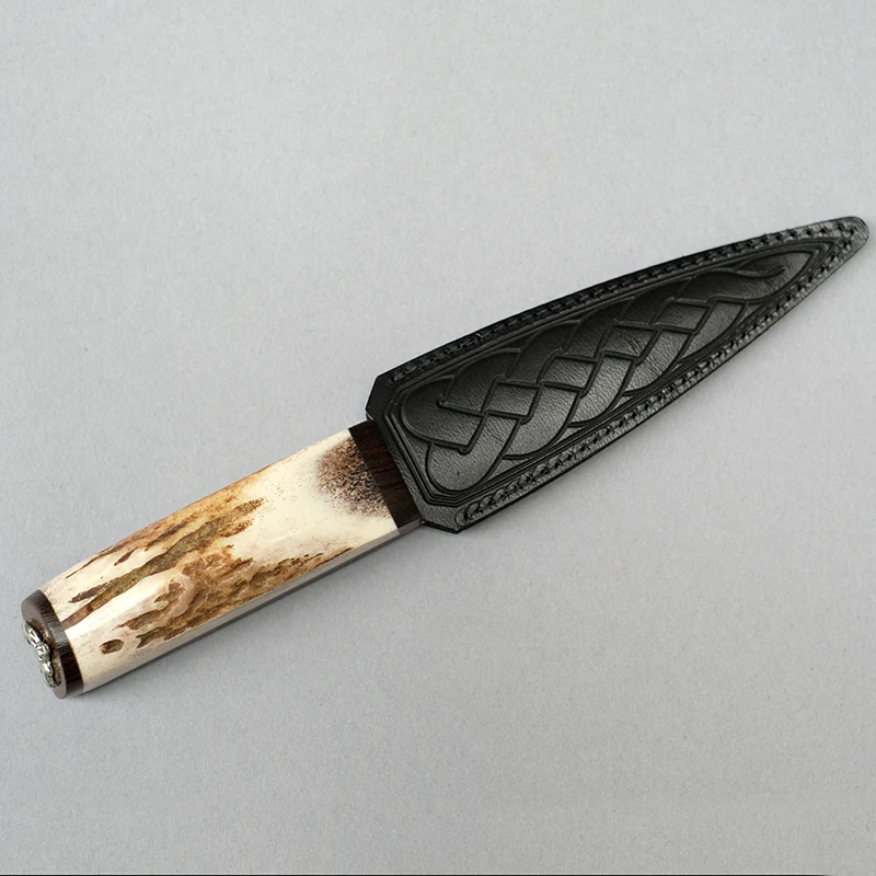 Sgian Dubh with Stag horn Handle finished with Stag head mount - Image 6