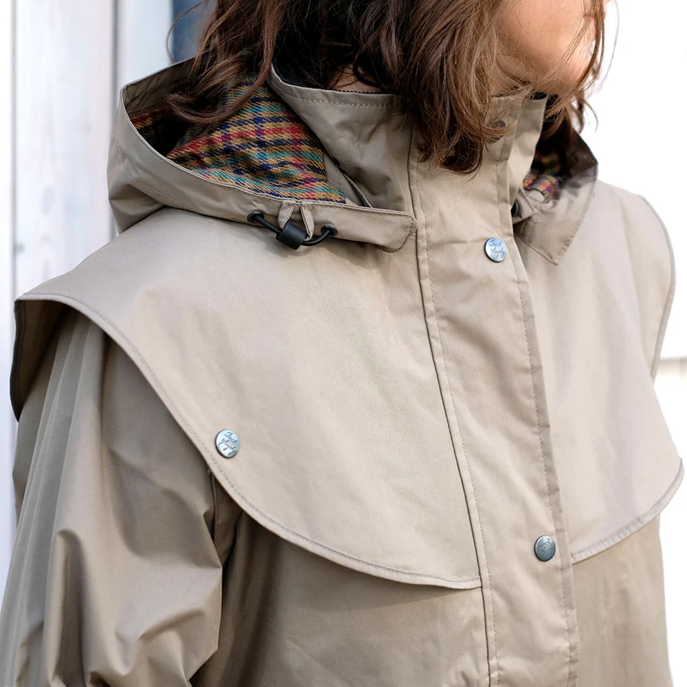 Classic Cotswold Raincoat in Beige - Image 3