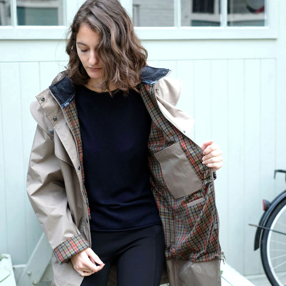 Classic Cotswold Raincoat in Beige - Image 5