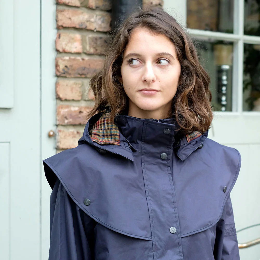 Classic Cotswold Raincoat in Navy - Image 4